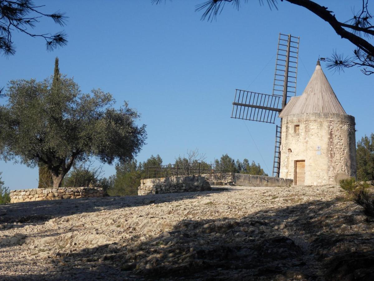 Lou Meinado Saint-Martin-de-Crau Exteriér fotografie