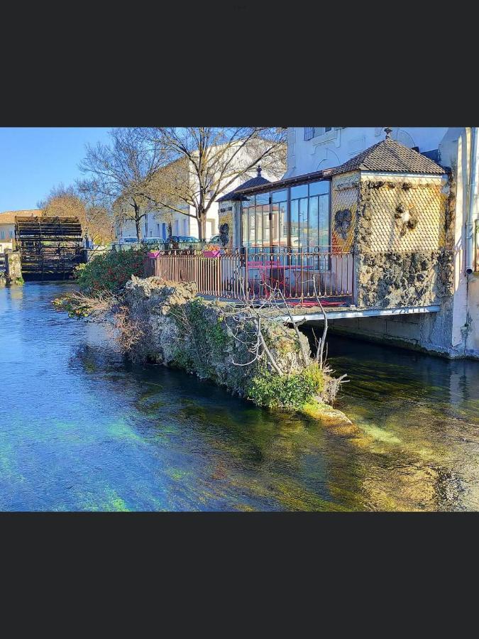 Lou Meinado Saint-Martin-de-Crau Exteriér fotografie
